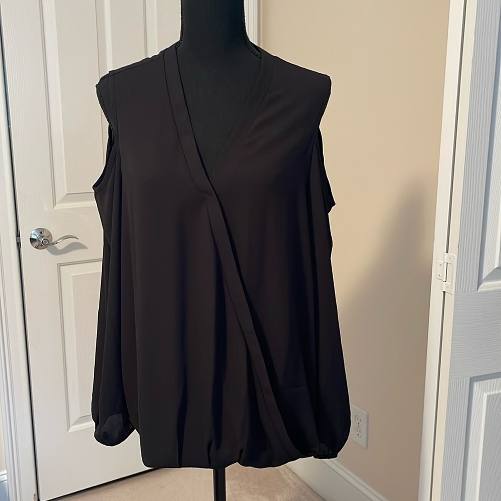 Stella and Dot Maette cold shoulder top